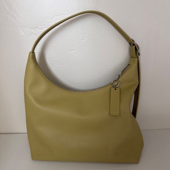 Baggu Recycled Leather Shoulder Bag in Straw - Picture 4 of 5